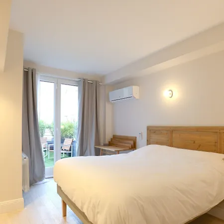 Au 30 Centre Grand Palais Aparthotel