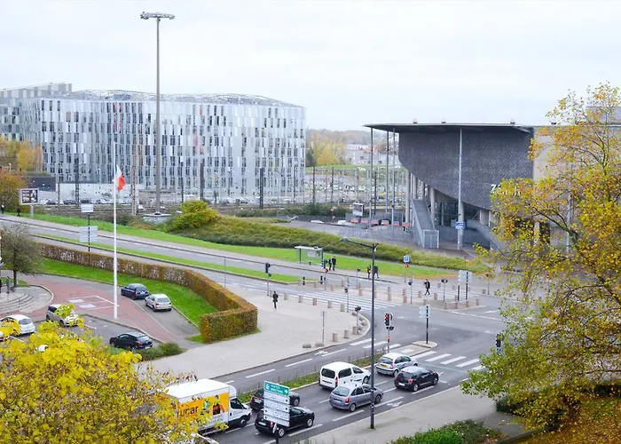 Au 30 Centre Grand Palais Aparthotel 4*