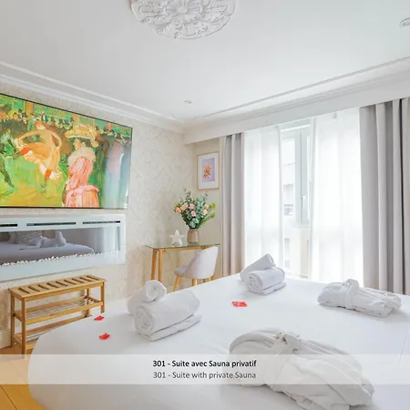 Au 30 Centre Grand Palais 4*