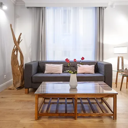 Au 30 Centre Grand Palais 4* ليل