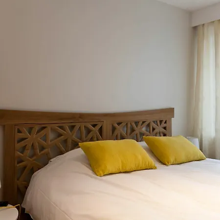 Au 30 Centre Grand Palais 4*