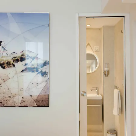 Au 30 Centre Grand Palais Appart hôtel 4*