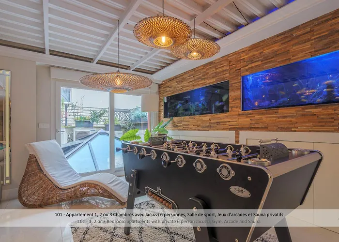 Au 30 Centre Grand Palais Aparthotel 4*