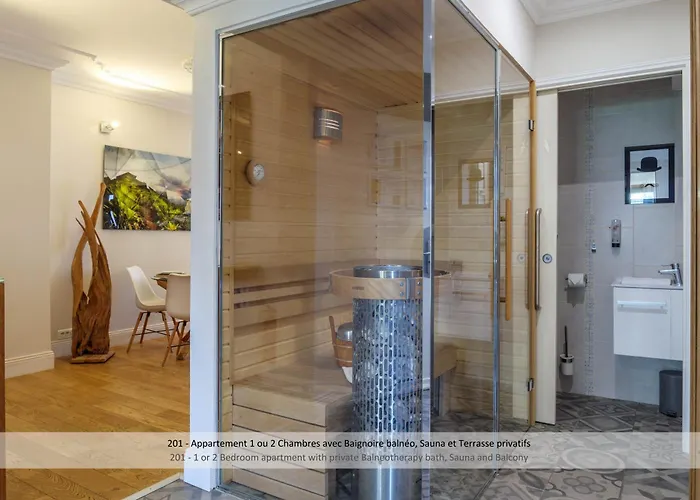 Au 30 Centre Grand Palais 4*