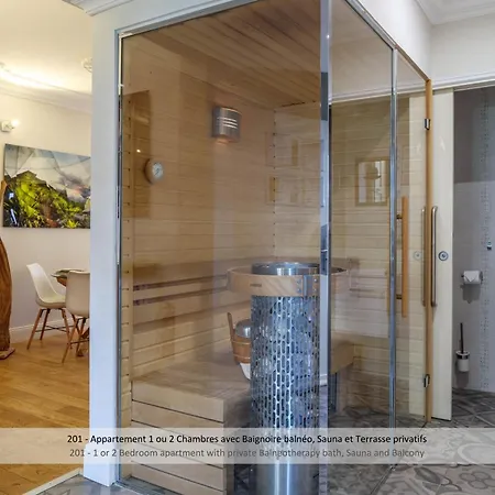 Au 30 Centre Grand Palais 4*