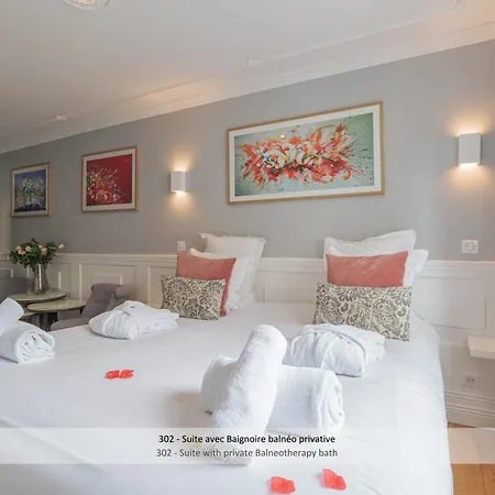 Au 30 Centre Grand Palais Hotel apartamentowy 4*