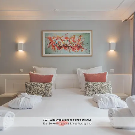 Hotel apartamentowy Au 30 Centre Grand Palais 4*