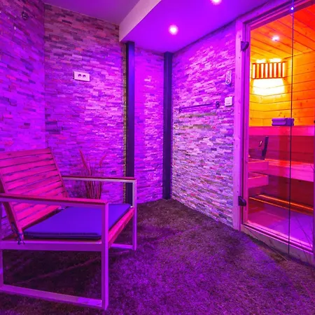 Au 30 Centre Grand Palais 4*