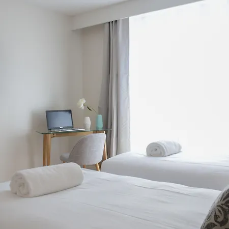 Hotel apartamentowy Au 30 Centre Grand Palais 4*