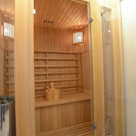 Au 30 Centre Grand Palais Hotel apartamentowy 4*