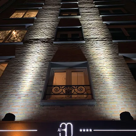 Au 30 Centre Grand Palais 4*